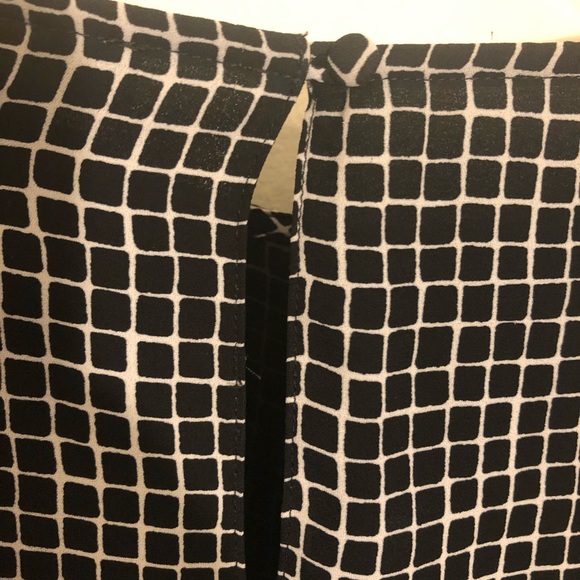 Womens the limited top size medium ( free with purchase) - Picture 4 of 12